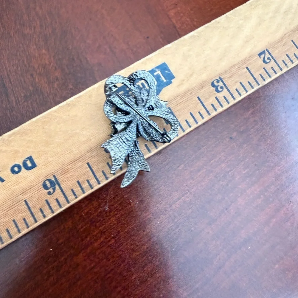 Vintage Bow Rhinestone Booch